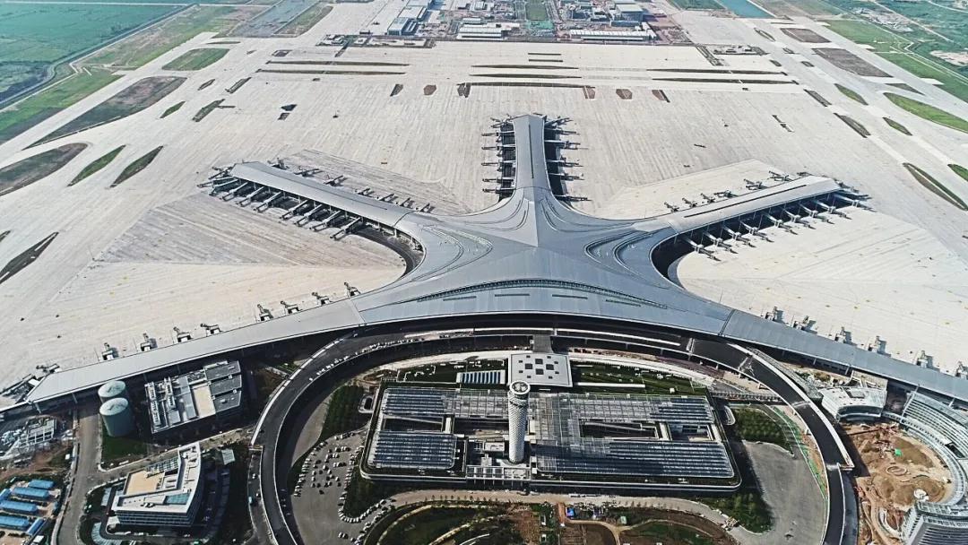 匠造一流东北亚国际枢纽机场！开云在线登录“筑”力青岛胶东国际机场成功试飞