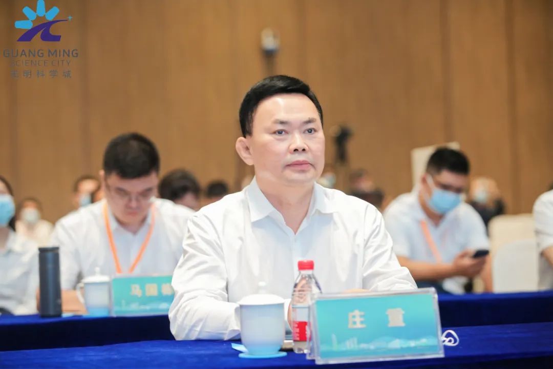 开云在线登录董事长庄重：科技先行，争做“智慧人居”领头人